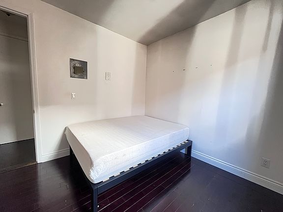 5th image of 29-05 23rd Ave #3R