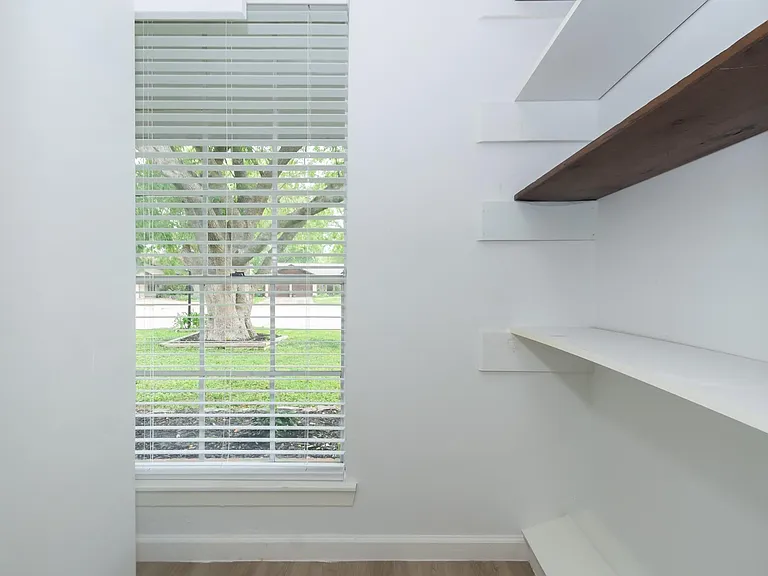 5704 Leggett Ln — Photo 19
