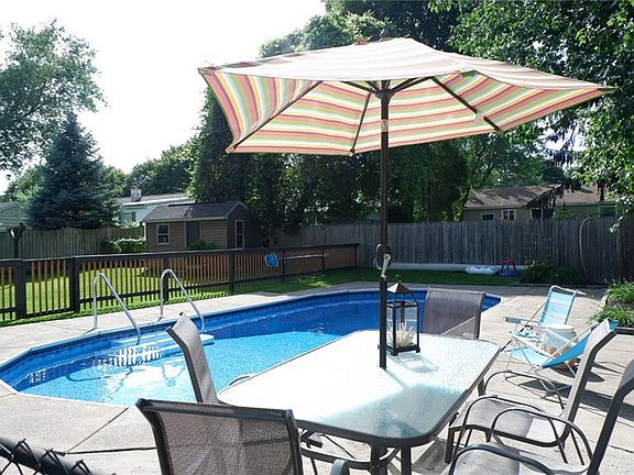 3rd image of 119 Butternut Dr