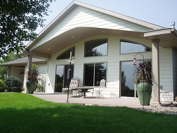 3rd image of 1290 Lawnridge Ave