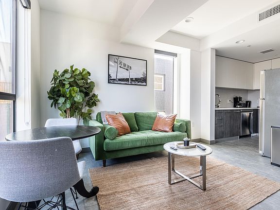 3rd image of 3815 W Avenue 43 #208