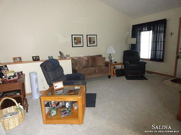 3rd image of 1223 Sierra Dr