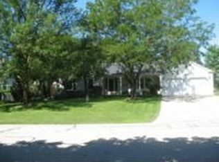 1075 Bluestem Ln, Batavia, IL 60510
