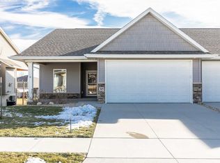 305 Ridgeview Dr, Fairfax, IA 52228