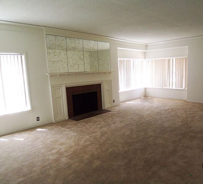 Beautiful, huge living room with fireplace