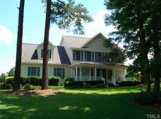 18 Riverwood Dr, Fuquay Varina, NC 27526