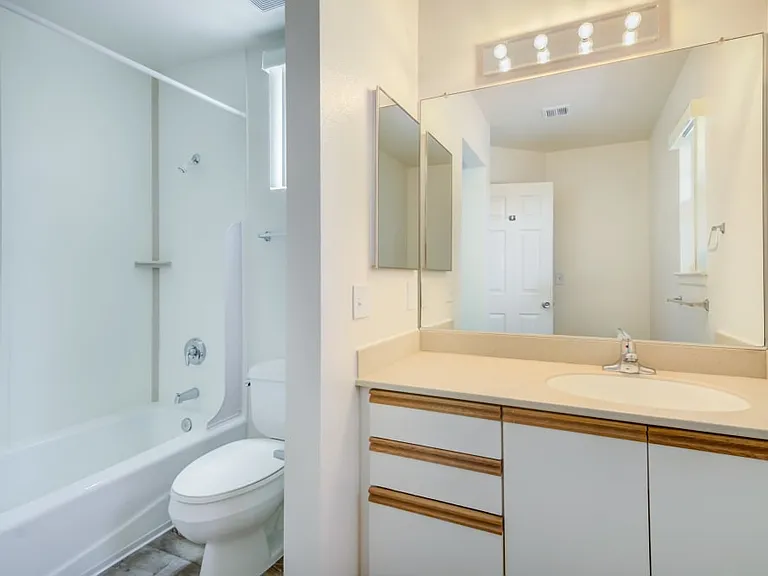 Bayview Hills - Military Housing — Photo 12