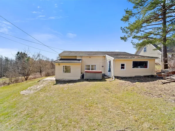684 E Maine Rd, Johnson City, NY 13790