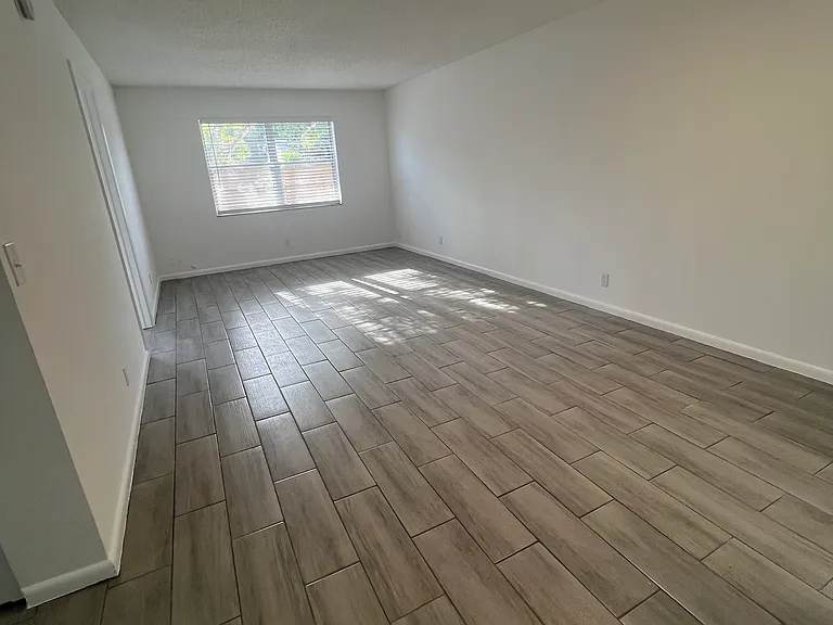 510 24th Ave N — Photo 13