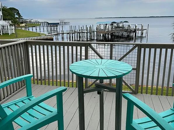 25 D Mashes Sands Rd, Panacea, FL 32346