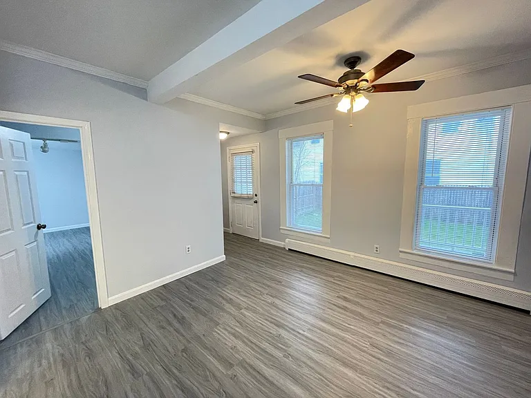 188 Laurel St #1 — Photo 4