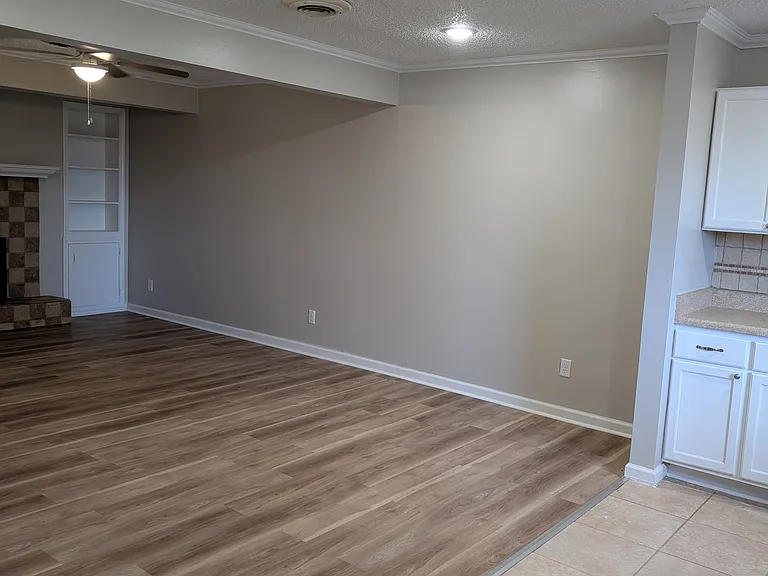 2105 Sun Cir — Photo 12