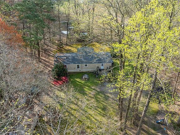 3rd image of 9175 Eagles Nest Ln