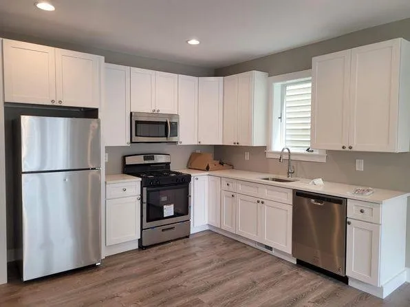 60 Lear Ct, East Brunswick, NJ 08816