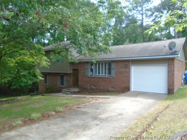 7485 Beverly Dr, Fayetteville, NC 28314