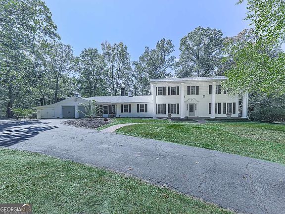 2nd image of 633 Butterworth Rd