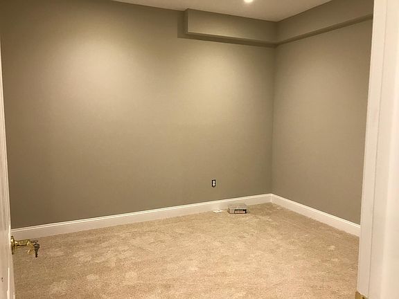 5th image of 41821 Bristow Manor Dr #3