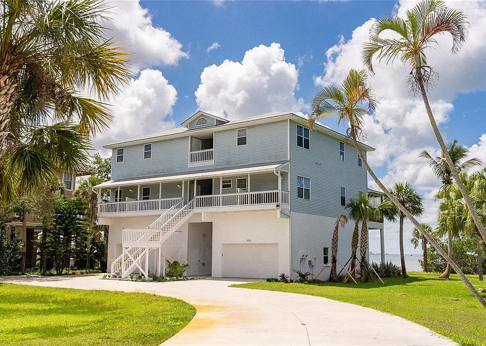 2424 Bay Dr #2424/2426