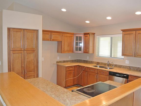 4th image of 42805 N 21st St