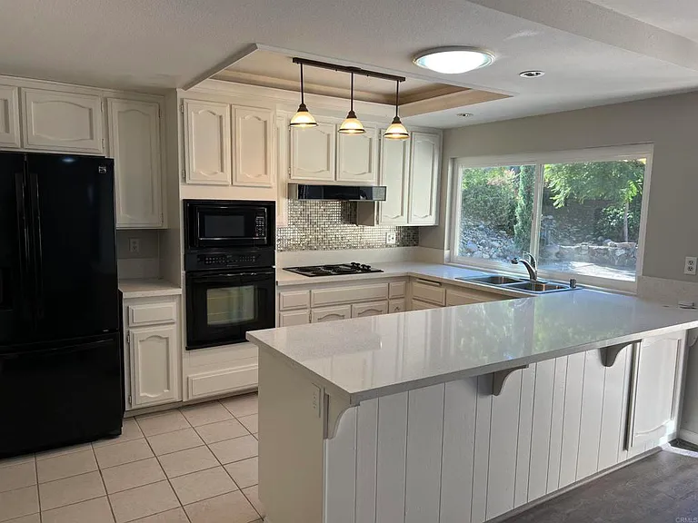 1282 Whitsett Dr — Photo 11