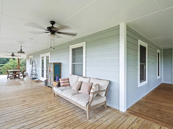 4th image of 554 Hayes Ridge Rd