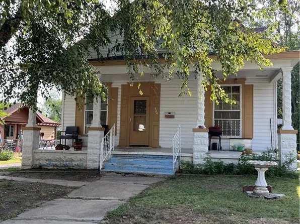 524 N Main St, Nevada, MO 64772