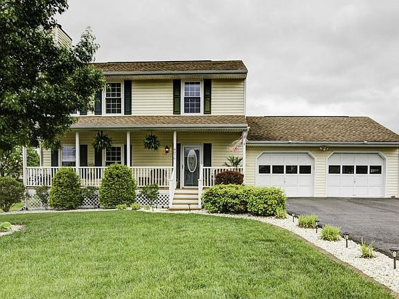 3rd image of 8076 Deer Branch Dr
