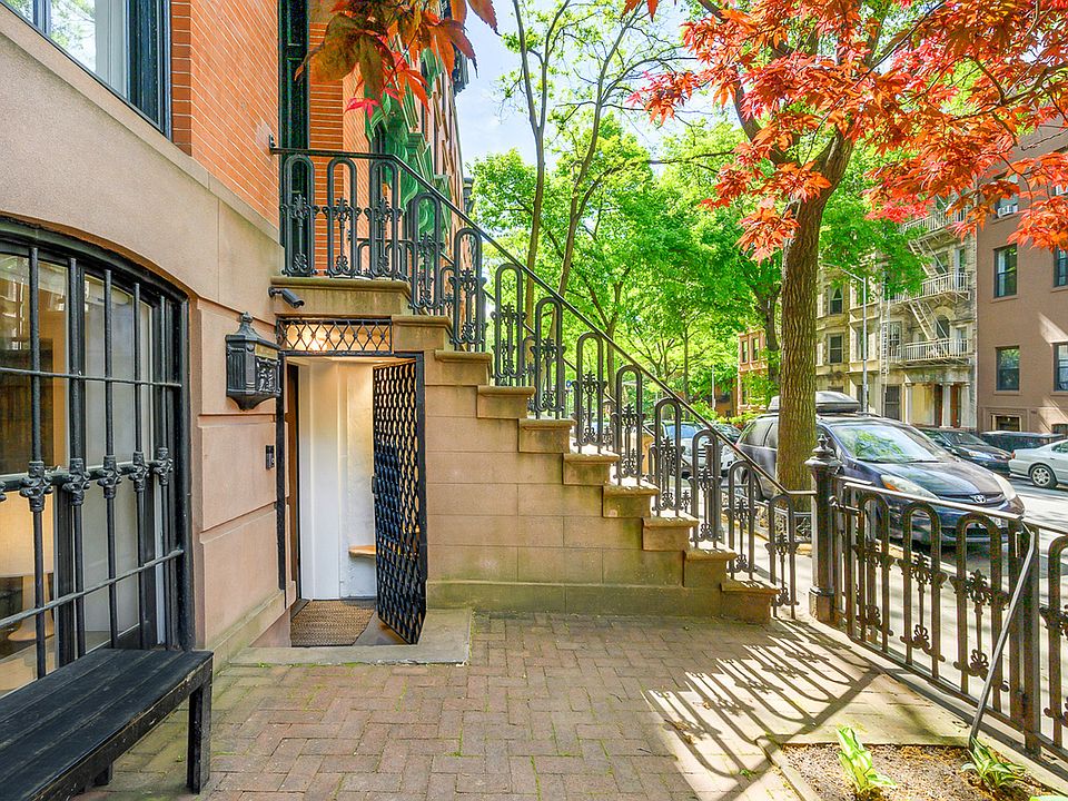 1st image of 154 Lafayette Ave APT 1