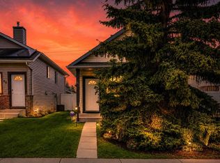 42 S Harvest Rose Cir NE, Calgary, AB T3K 4M5