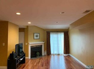 1270 15th St, Fort Lee, NJ 07024