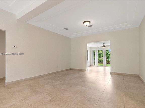 4th image of 8810 Byron Ave #8810