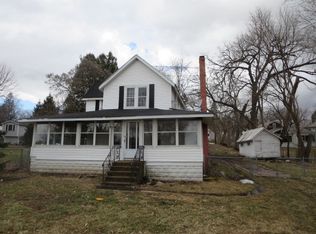 4506 N Riverdale Dr, McHenry, IL 60051