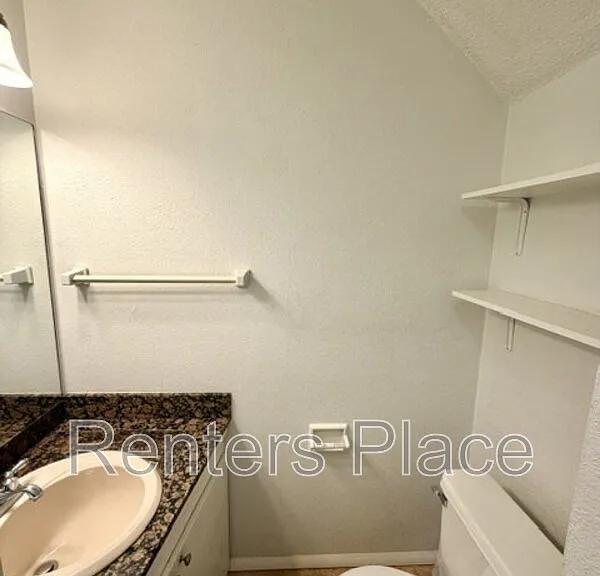 2418 E 59th Ct #4 — Photo 7