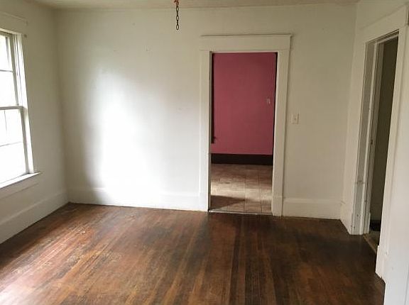 3rd image of 1129 Carolina Ave