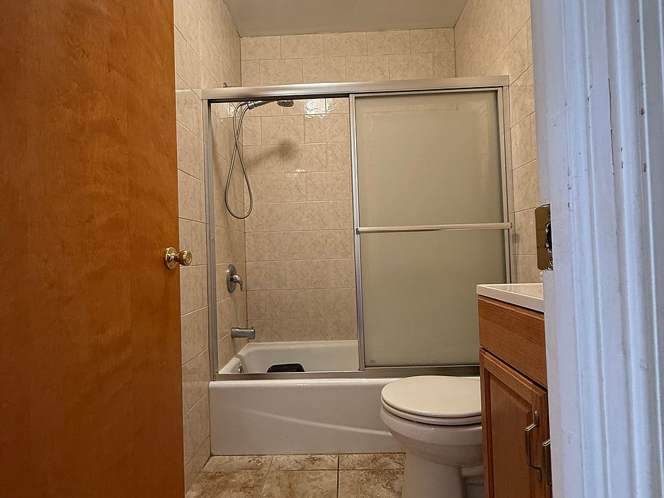 1st image of 1229 Wood St #2F