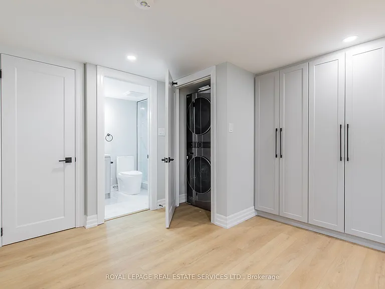 2 Thorndale Ave #C — Photo 17