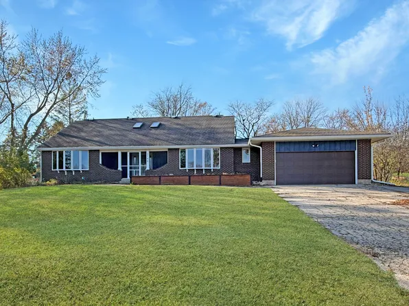 2146 Chelsea Ave, Freeport, IL 61032