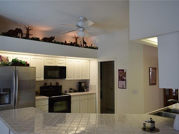 3rd image of 2712 Aston Ave