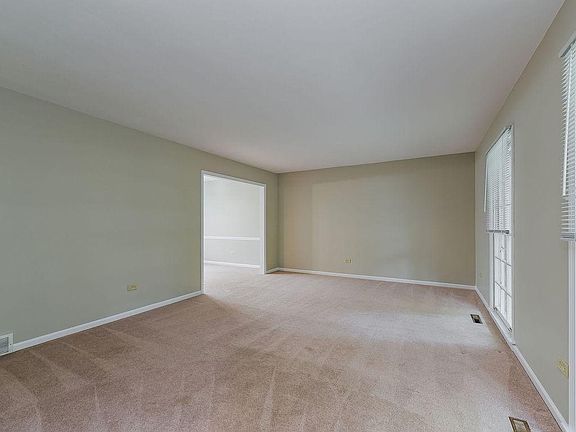 4th image of 21 Honeyberry Ct