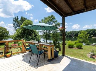 4244 N Shore Dr, Hillsboro, MO 63050
