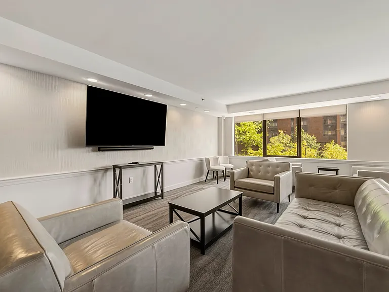 4 Martine Ave #707 — Photo 35