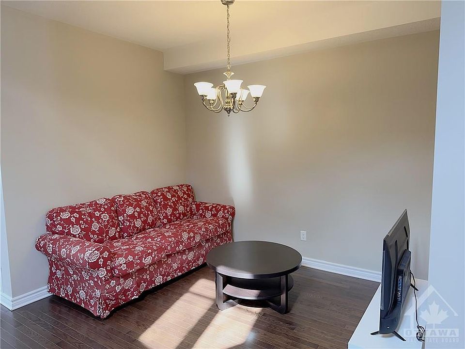 2nd image of 136 Hornchurch Ln