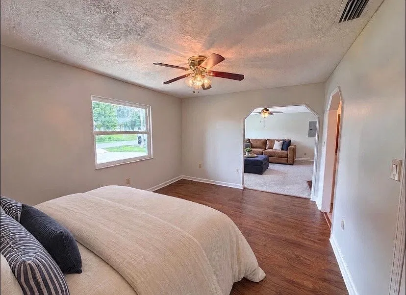 Beautiful 3-Bedroom, 2-Bath Home — Photo 2