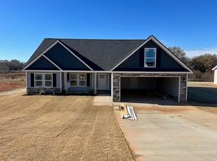 246 R C Thompson Rd, Chesnee, SC 29323