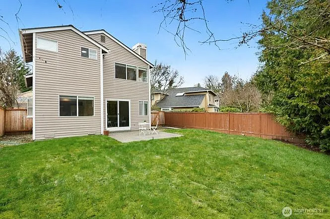 24341 SE 42nd Pl — Photo 11
