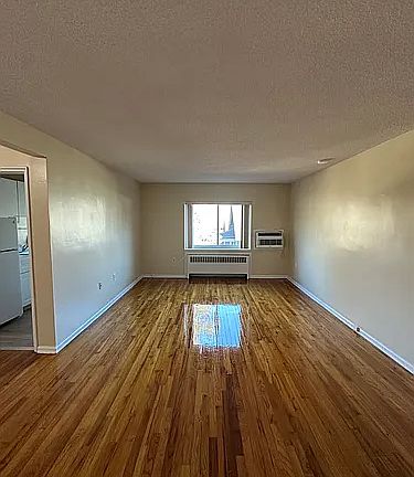 2nd image of 572 Whitney Ave #B2