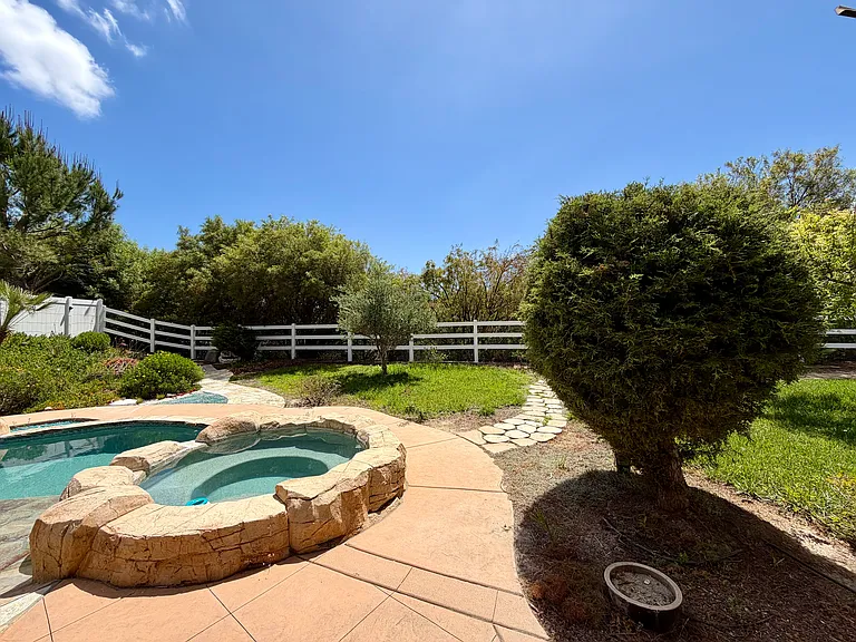 43130 Calle Camellia — Photo 52
