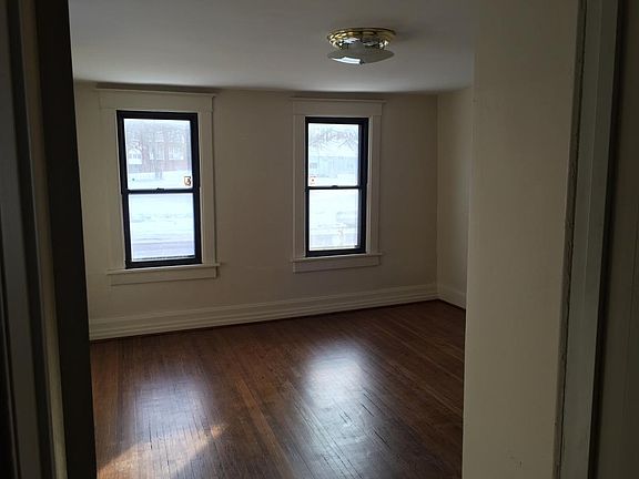 5th image of 2015 W Garden St