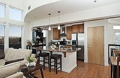 1313 S Clarkson — Photo 2