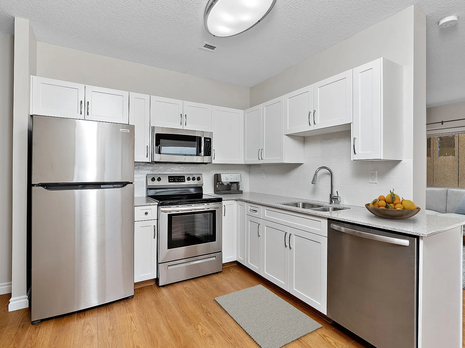 Park Square Apartments — Photo 4